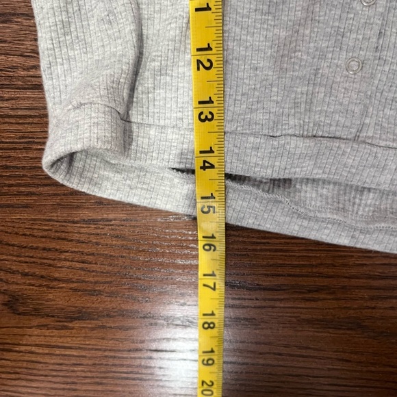 🧁Garage Gray Button Up Top summer preppy minimal coquette cottagecore feminine - Picture 8 of 8